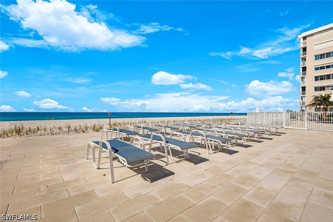 2 Bed Pool Home for Sale in Naples Continental, photo 24