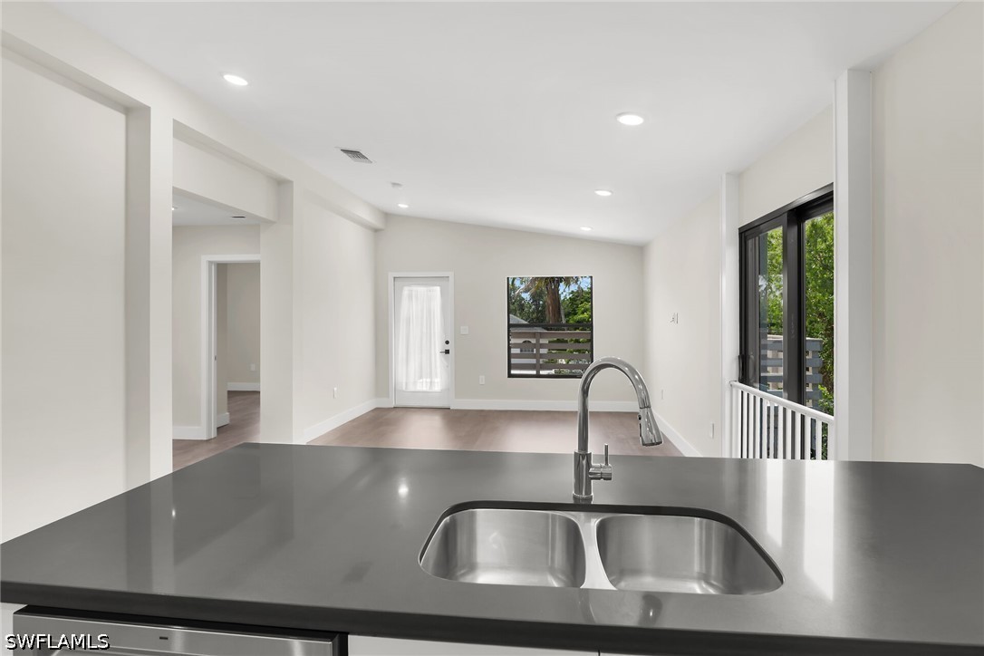 3 Bed SingleFamilyResidence for Sale in Naples, photo 24