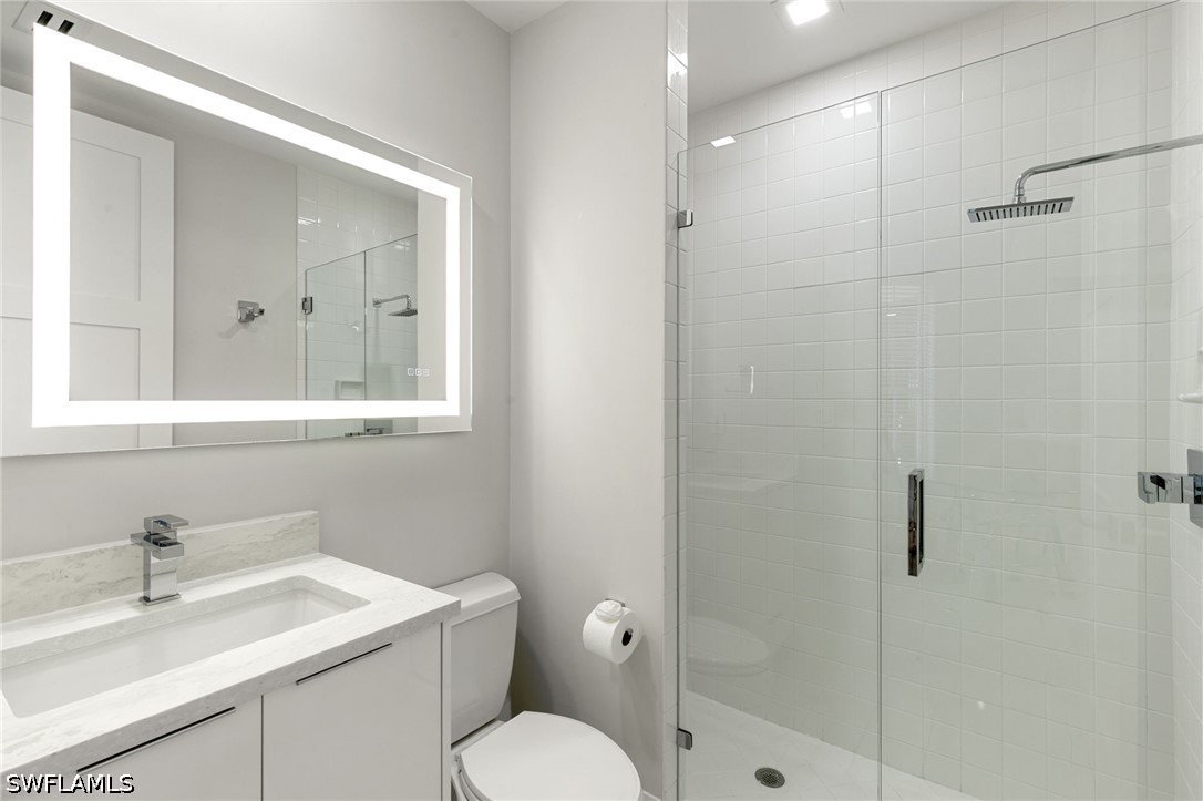 3 Bed Condominium for Sale in Colonade, photo 24