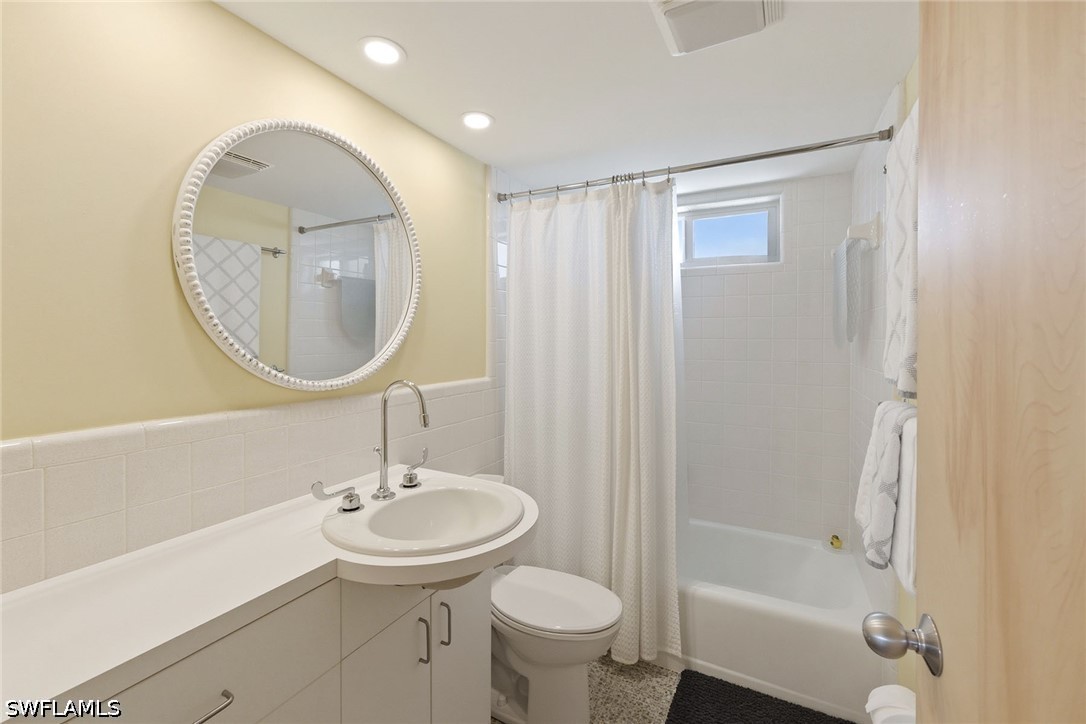 2 Bed Waterfront Home for Sale in Marina Manor, photo 24