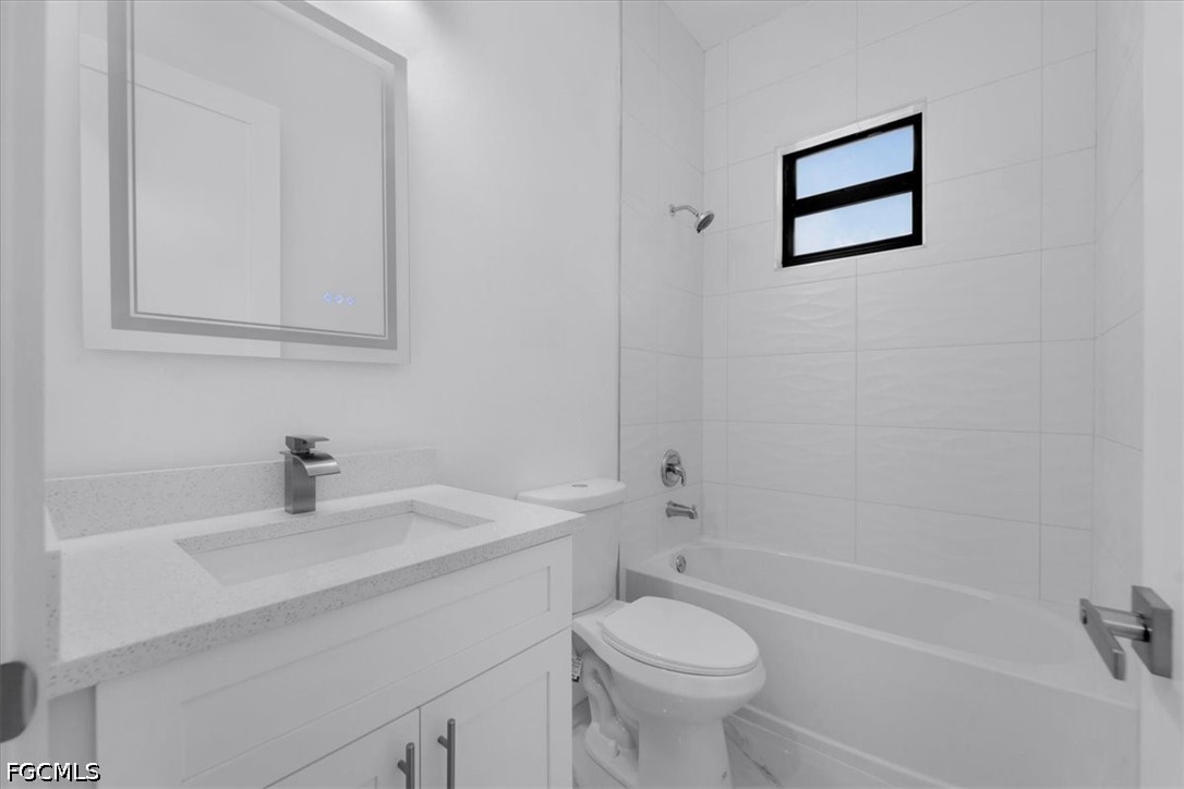 3 Bed SingleFamilyResidence for Sale in Cape Coral, photo 24