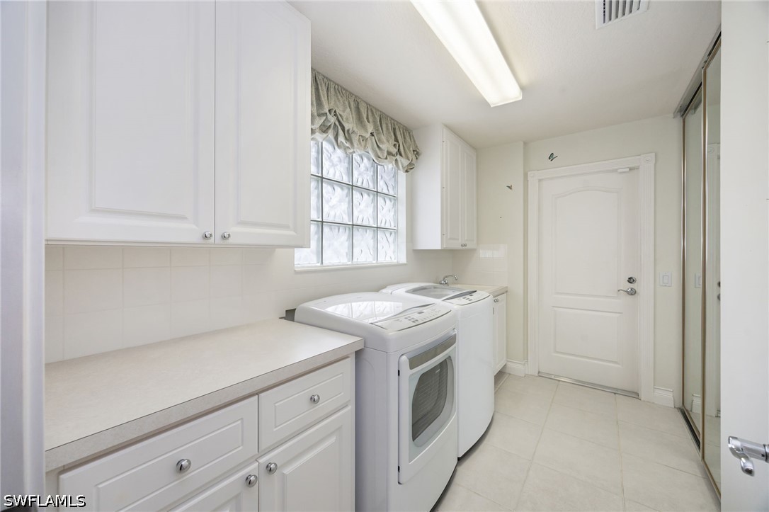 2 Bed Waterfront Home for Sale in Island Walk, photo 24