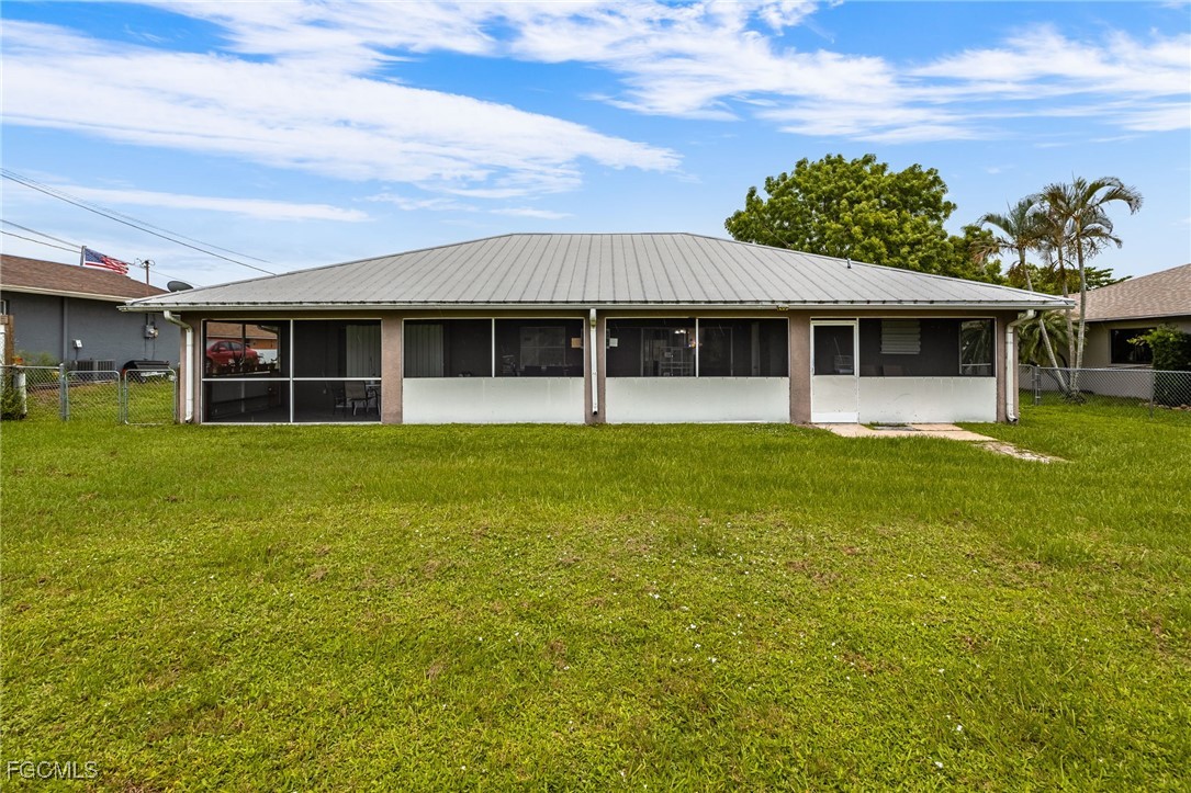 3 Bed SingleFamilyResidence for Sale in Cape Coral, photo 25