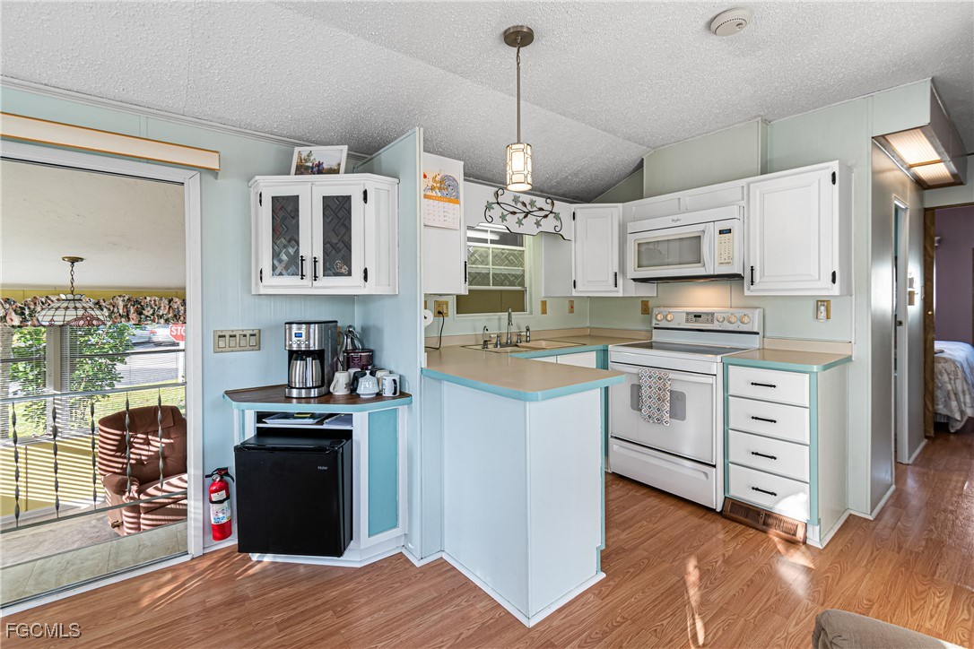 1 Bed ManufacturedHome for Sale in Estero, photo 25