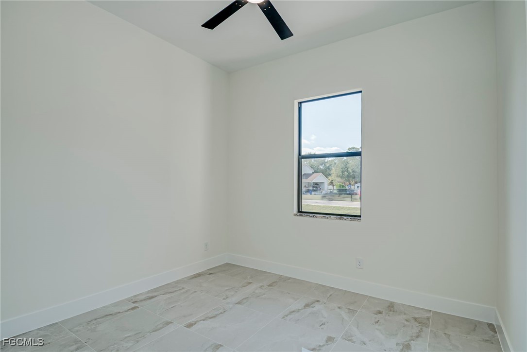 3 Bed SingleFamilyResidence for Sale in Lehigh Acres, photo 25