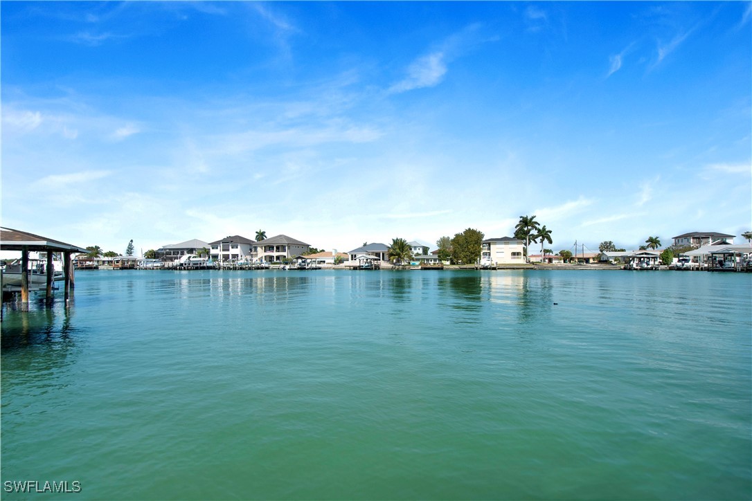 2 Bed Pool Home for Sale in Isles Of Capri, photo 25
