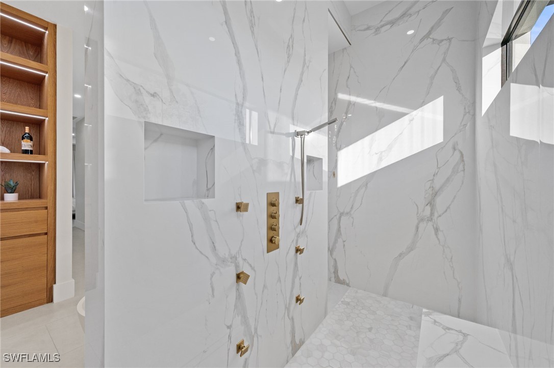 4 Bed SingleFamilyResidence for Sale in Naples, photo 25
