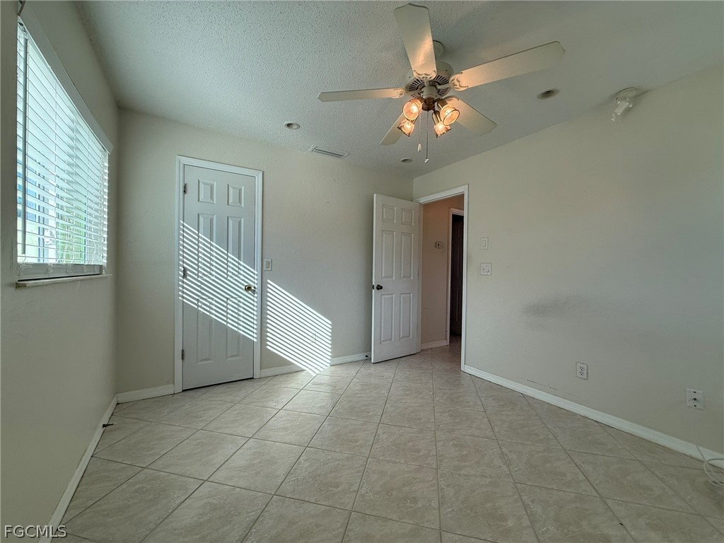 3 Bed SingleFamilyResidence for Sale in Cape Coral, photo 25