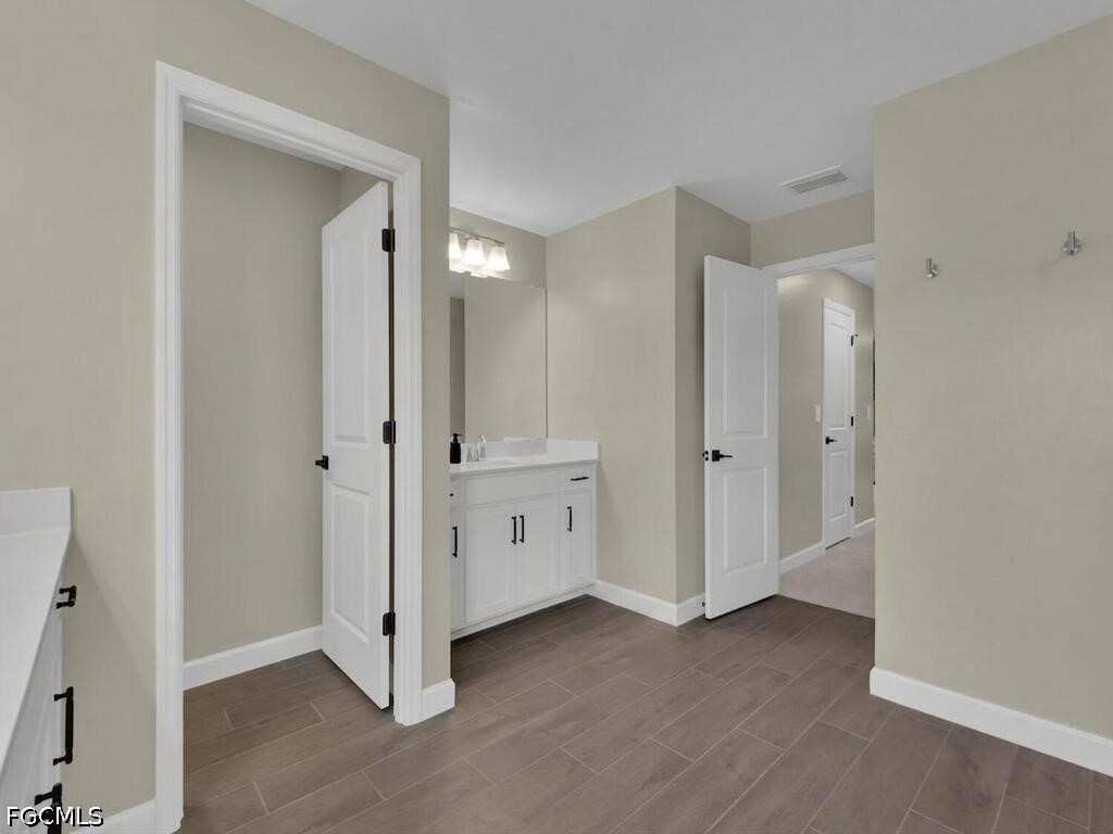 5 Bed SingleFamilyResidence for Sale in Timber Creek, photo 25
