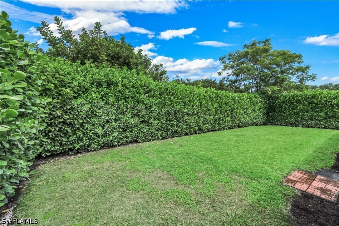 2 Bed SingleFamilyResidence for Sale in Naples, photo 25