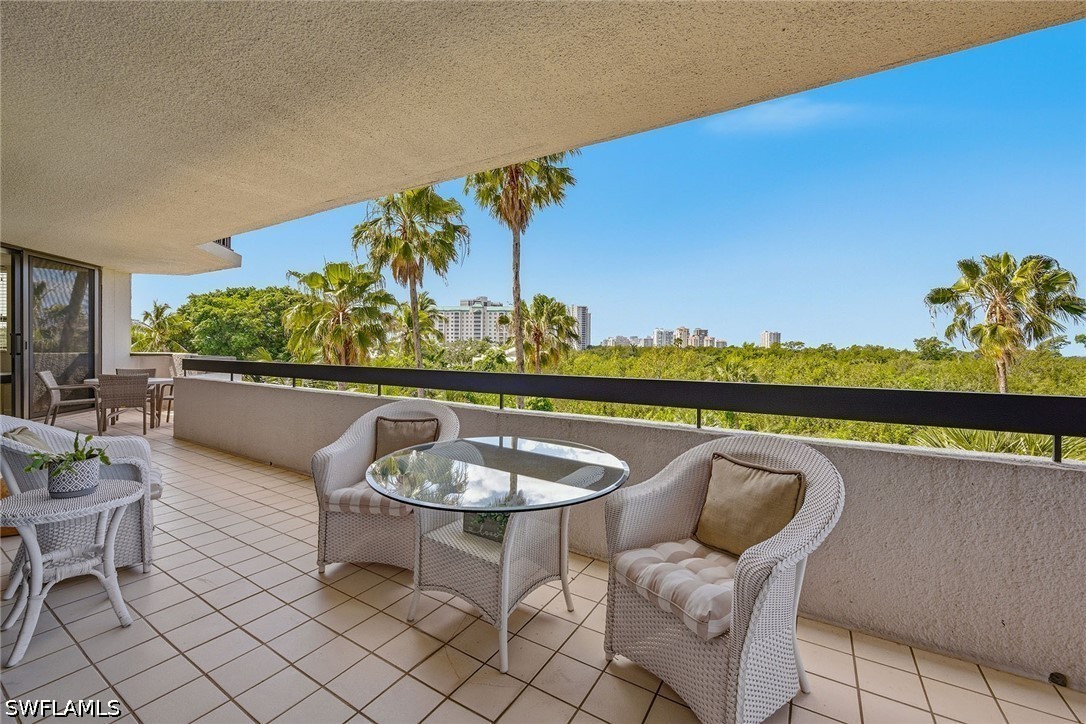 3 Bed Condominium for Sale in Grosvenor, photo 25