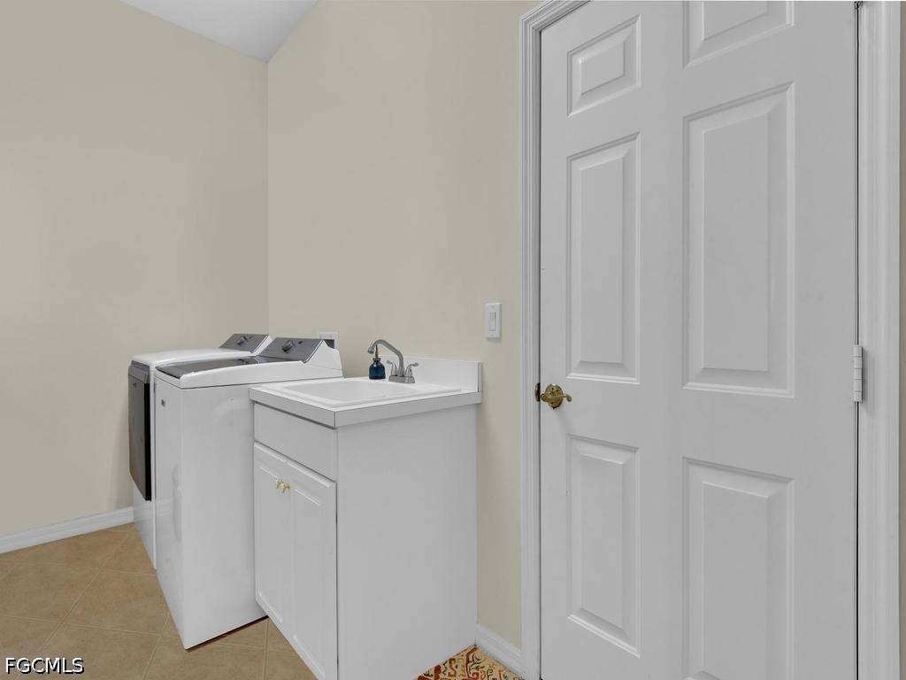 4 Bed Pool Home for Sale in Westminster, photo 25