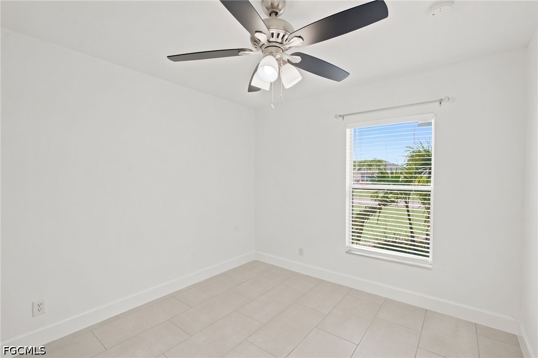 3 Bed SingleFamilyResidence for Sale in Cape Coral, photo 25
