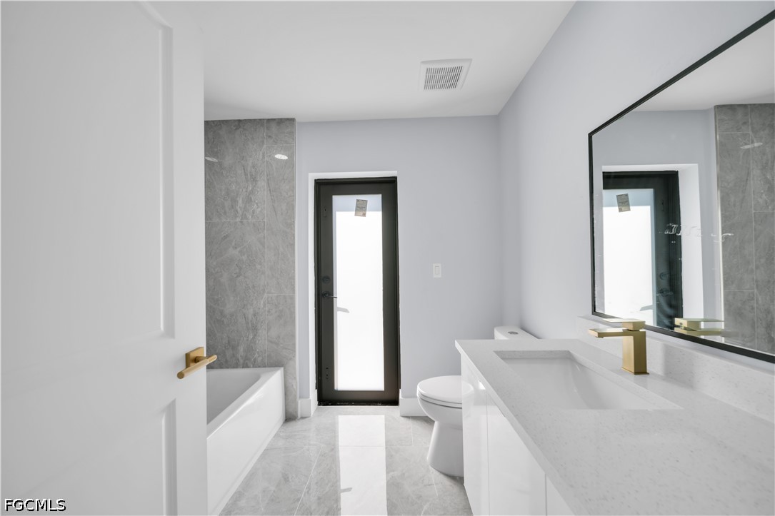 3 Bed SingleFamilyResidence for Sale in Lehigh Acres, photo 25