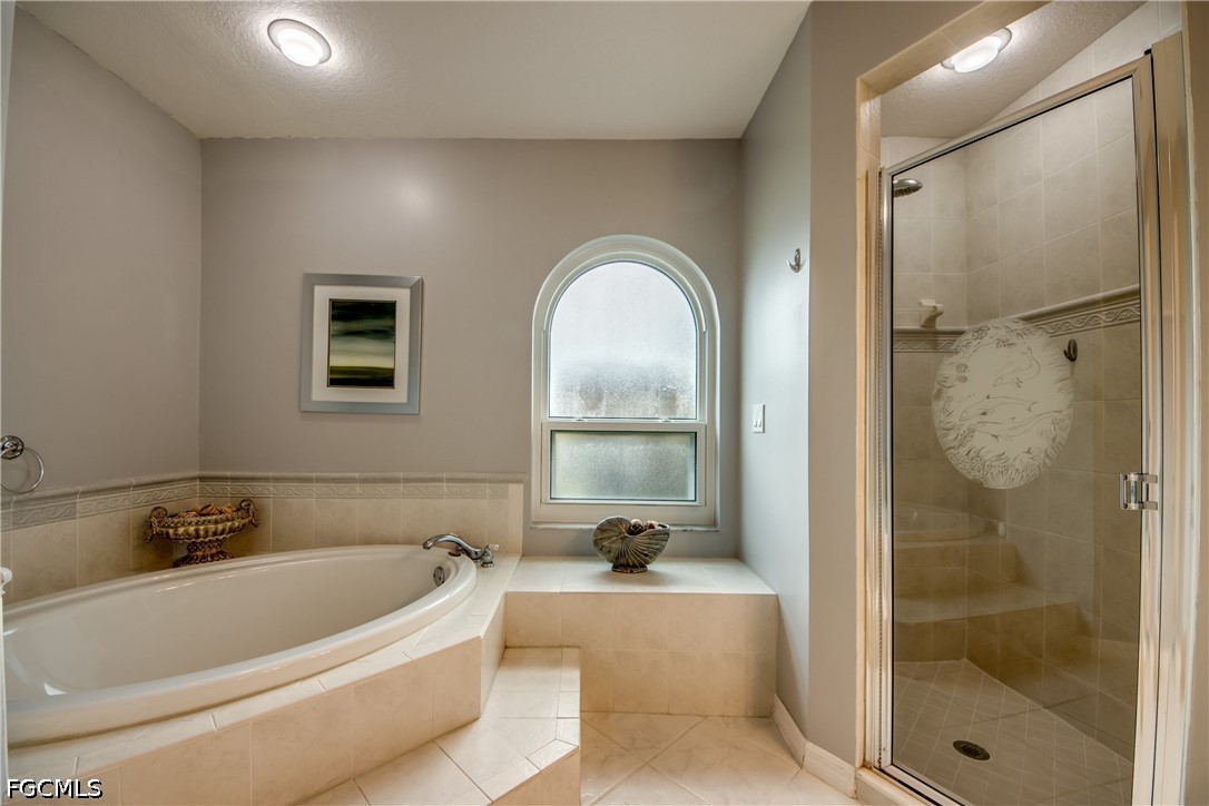 3 Bed Pool Home for Sale in Cape Coral, photo 25