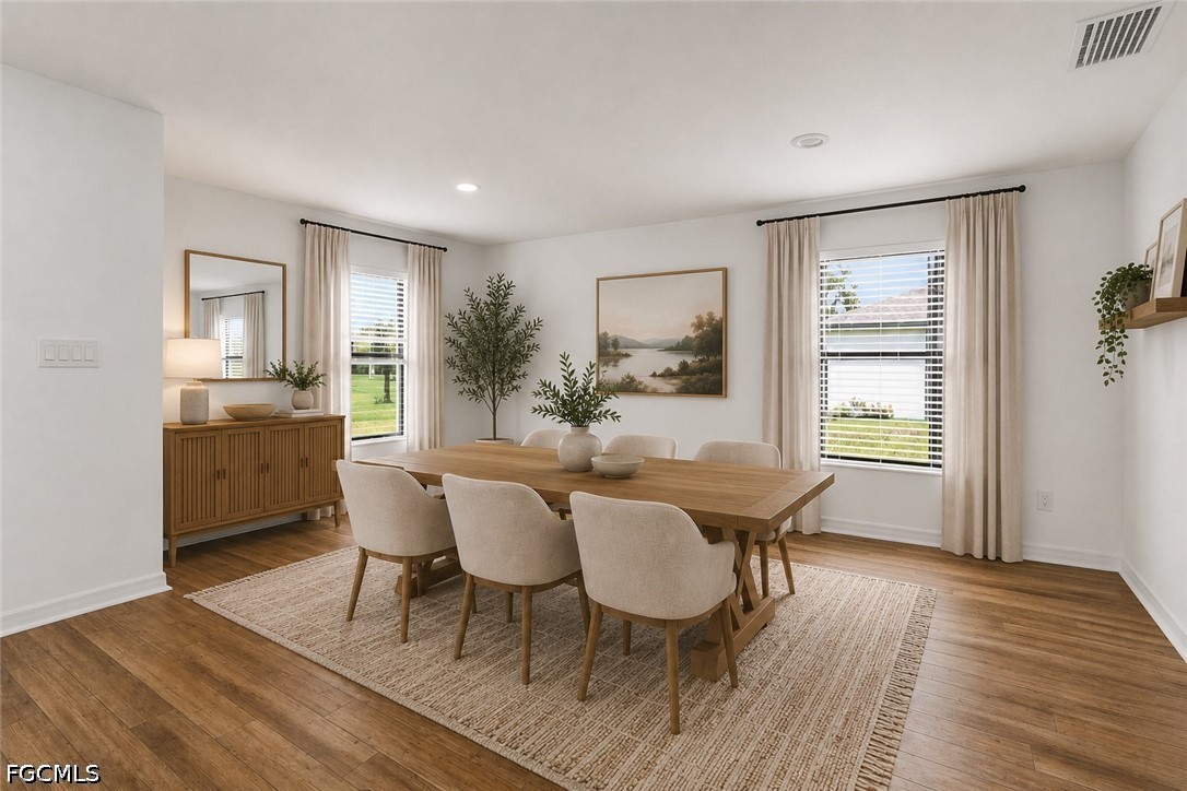 4 Bed SingleFamilyResidence for Sale in Mirror Lakes, photo 25