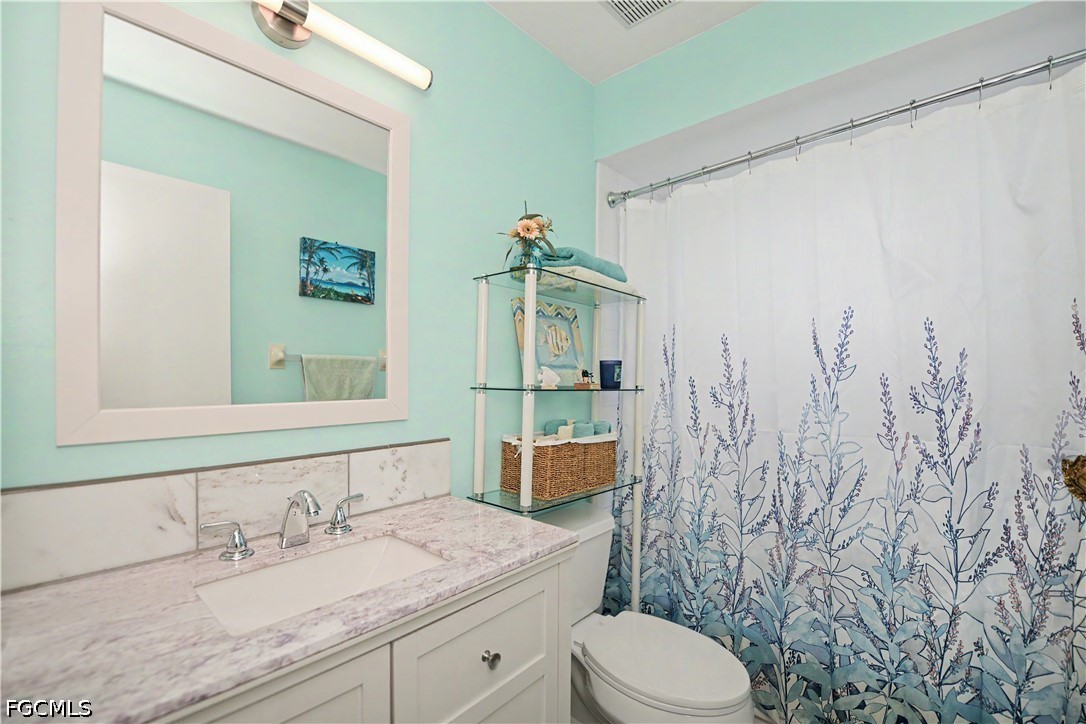 2 Bed SingleFamilyResidence for Sale in North Fort Myers, photo 25