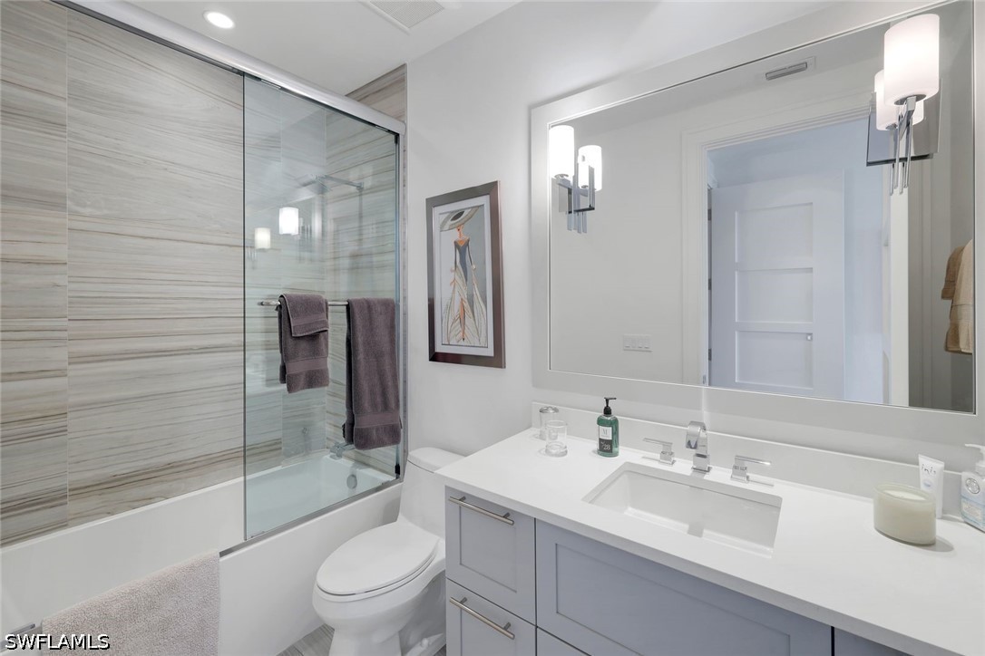 3 Bed Condominium for Sale in 382 Building, photo 25