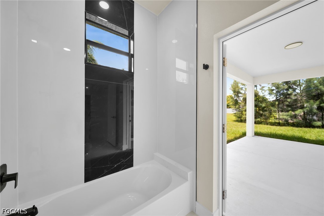 4 Bed SingleFamilyResidence for Sale in Cape Coral, photo 25