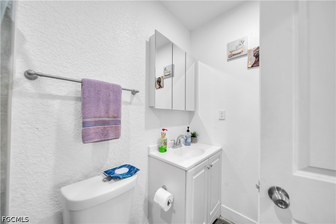 3 Bed SingleFamilyResidence for Sale in Lehigh Acres, photo 25