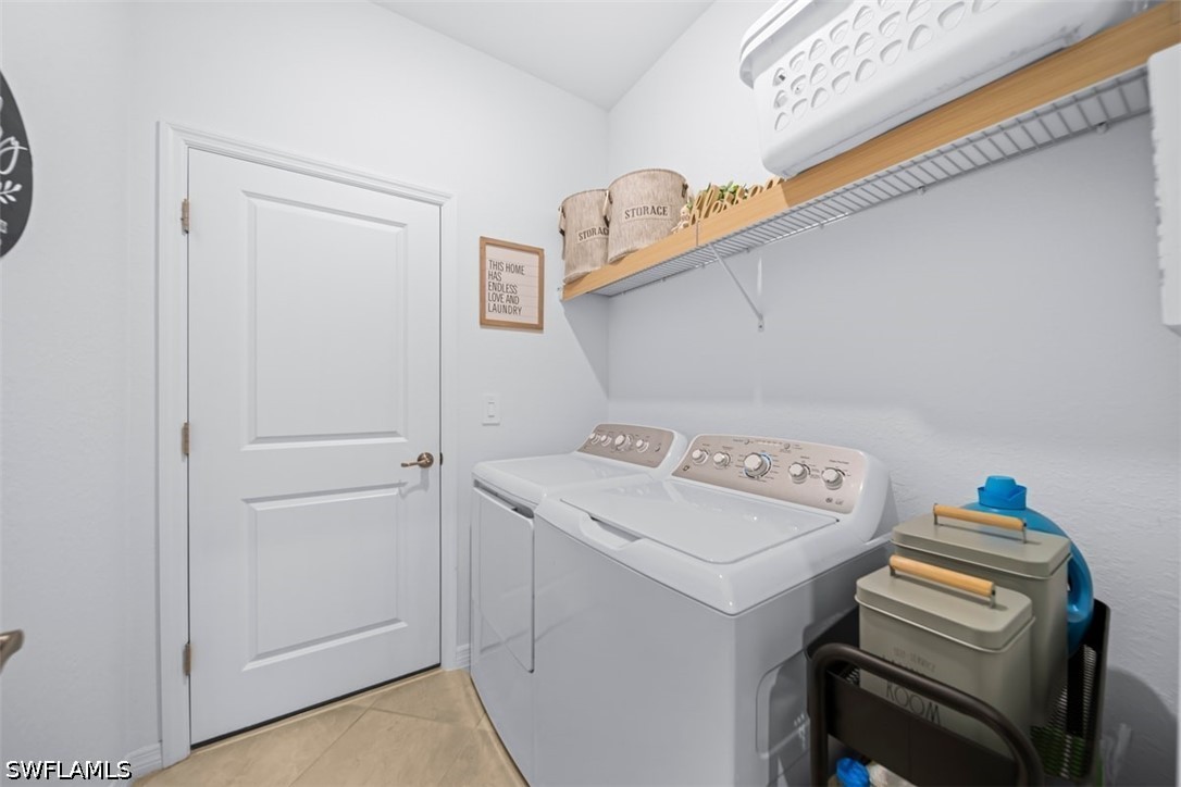2 Bed Attached for Sale in Naples, photo 25