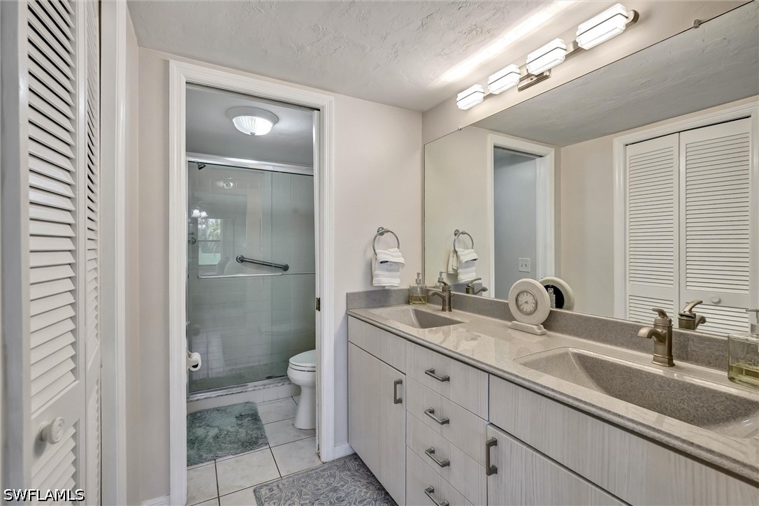 2 Bed Waterfront Home for Sale in Naples, photo 25