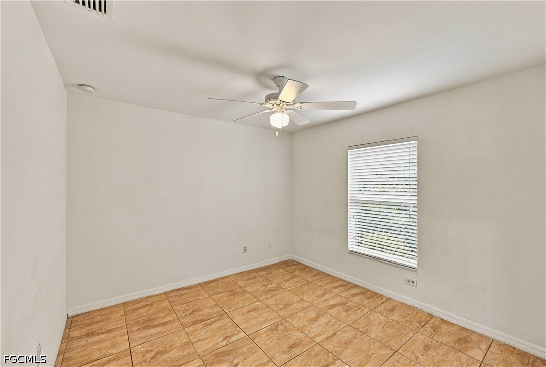 3 Bed SingleFamilyResidence for Sale in Cape Coral, photo 25