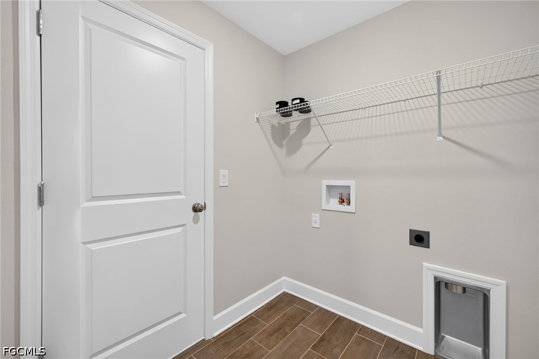 4 Bed SingleFamilyResidence for Sale in Cape Coral, photo 25