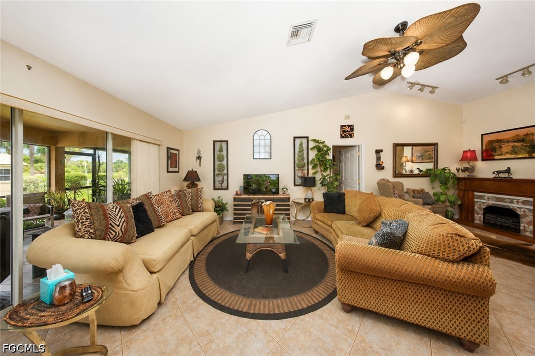 6 Bed Duplex for Sale in Lochmoor, photo 25
