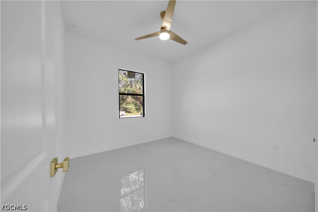 4 Bed SingleFamilyResidence for Sale in Lehigh Acres, photo 25