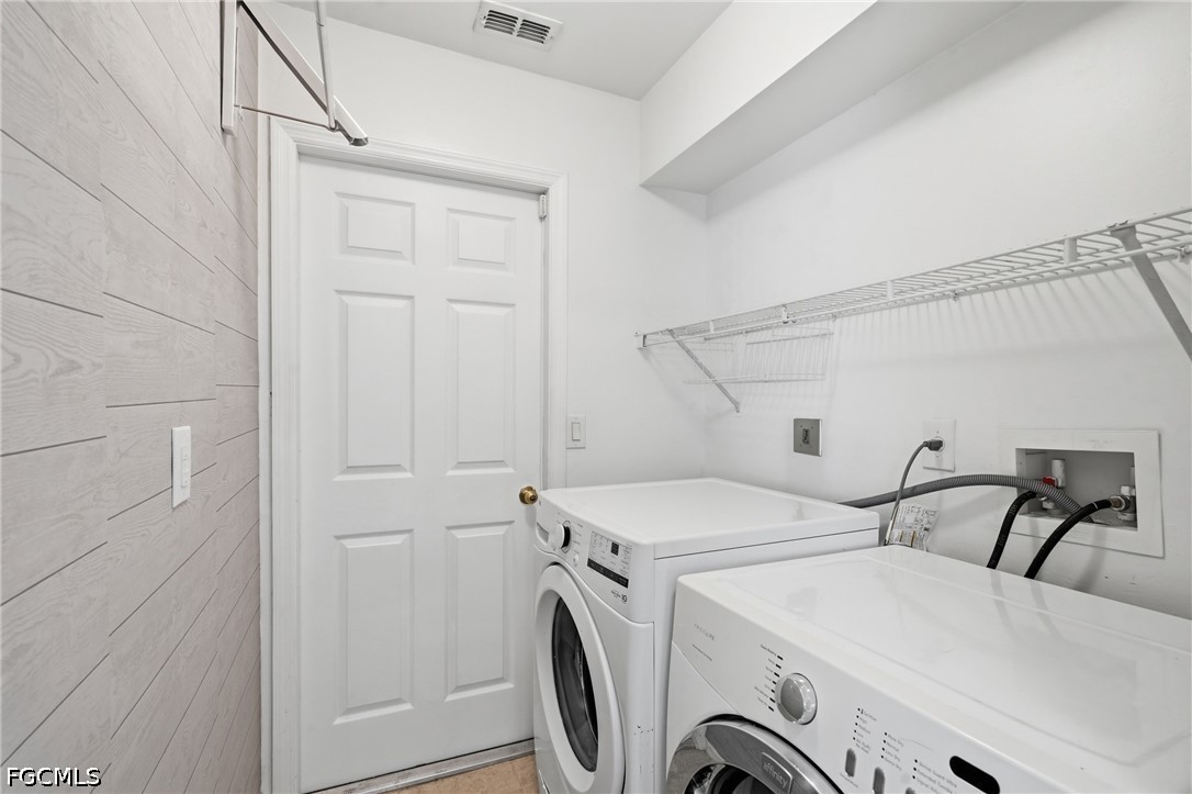 3 Bed SingleFamilyResidence for Sale in Cape Coral, photo 25