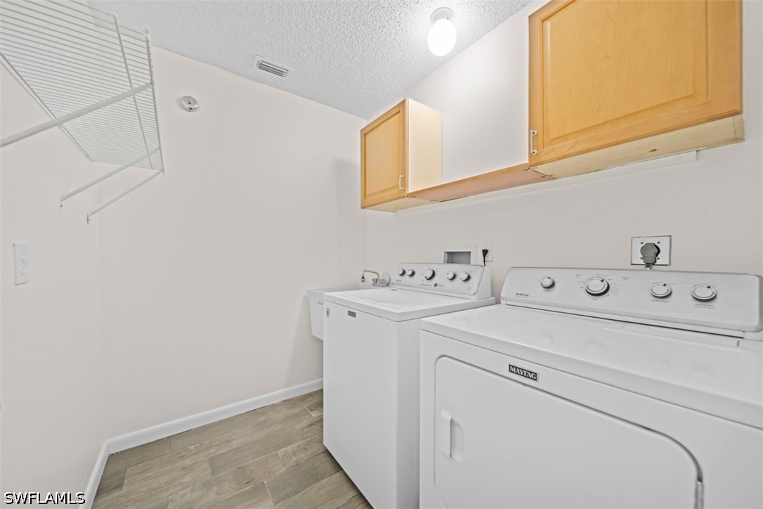 2 Bed Waterfront Home for Sale in Fort Myers, photo 25