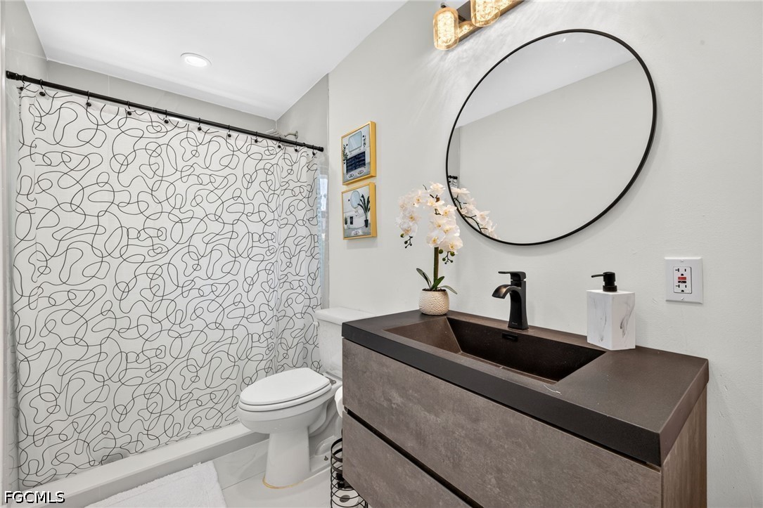4 Bed Pool Home for Sale in Valencia Terrace, photo 25