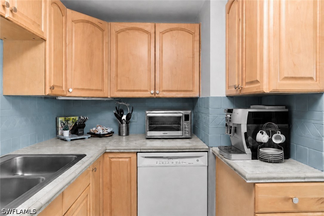 2 Bed Waterfront Home for Sale in Marco Island, photo 25