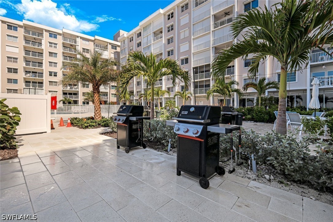 2 Bed Pool Home for Sale in Naples Continental, photo 25