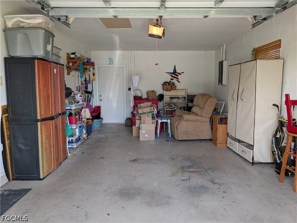 2 Bed SingleFamilyResidence for Sale in Cape Coral, photo 25