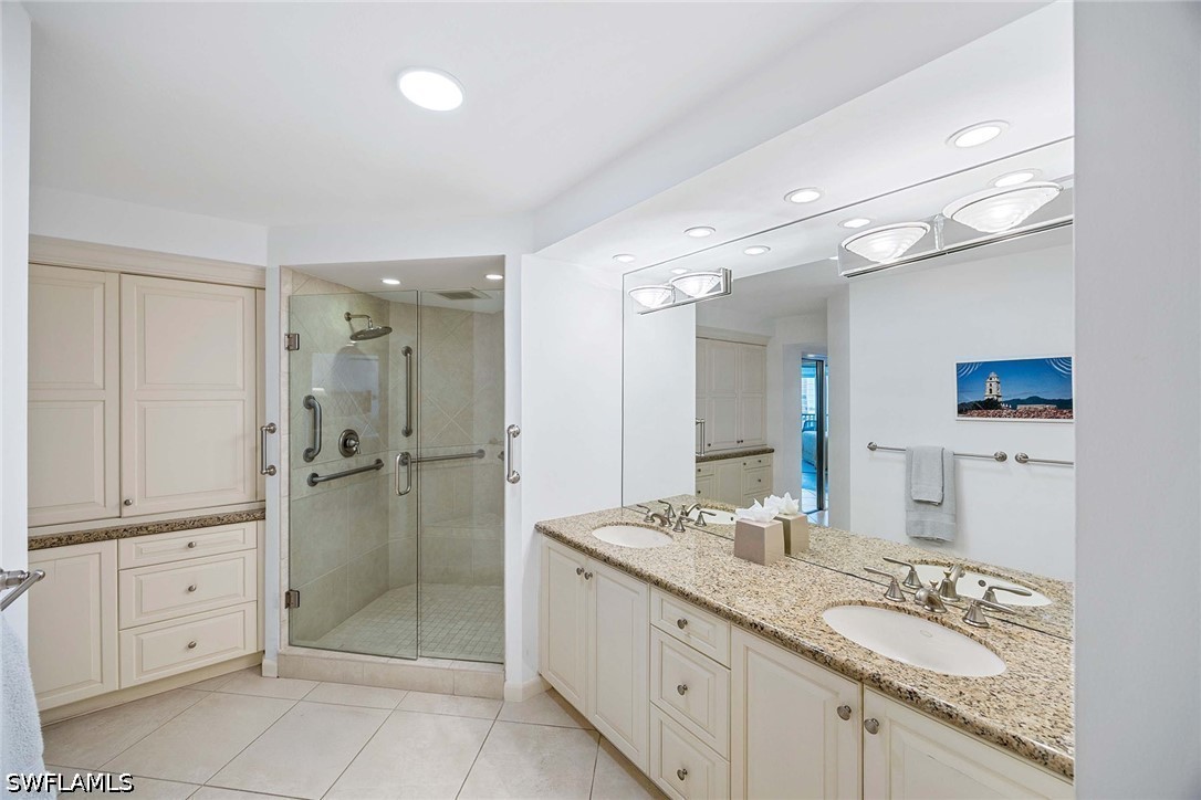 2 Bed Waterfront Home for Sale in Naples, photo 25