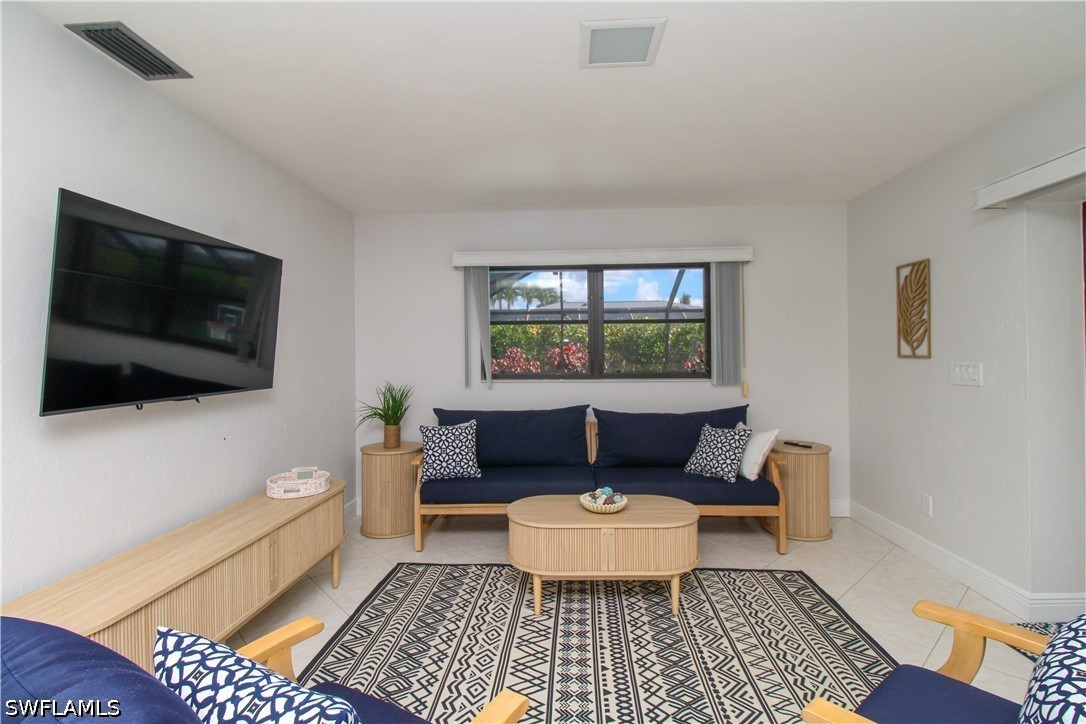 3 Bed Pool Home for Sale in Forest Hills, photo 25