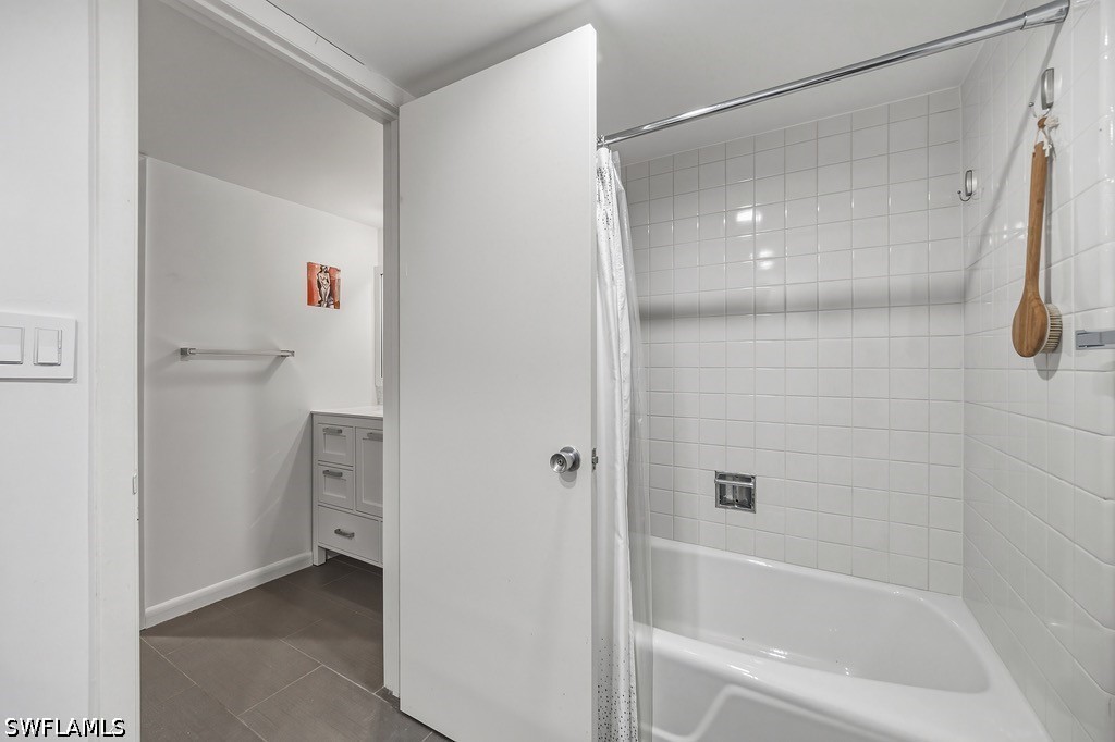 2 Bed Condominium for Sale in Naples, photo 25