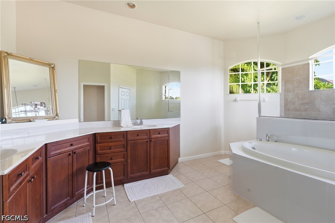 3 Bed Pool Home for Sale in Cape Coral, photo 25
