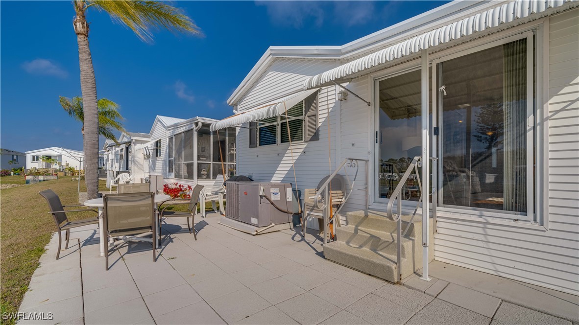 1 Bed Waterfront Home for Sale in North Fort Myers, photo 26