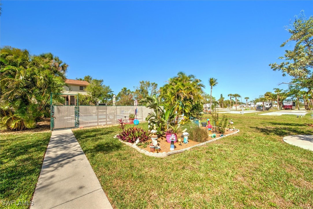2 Bed Condominium for Sale in Fort Myers, photo 26