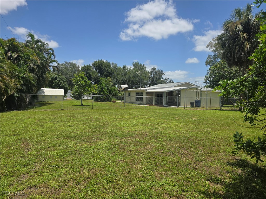 2 Bed SingleFamilyResidence for Sale in Fort Myers, photo 26