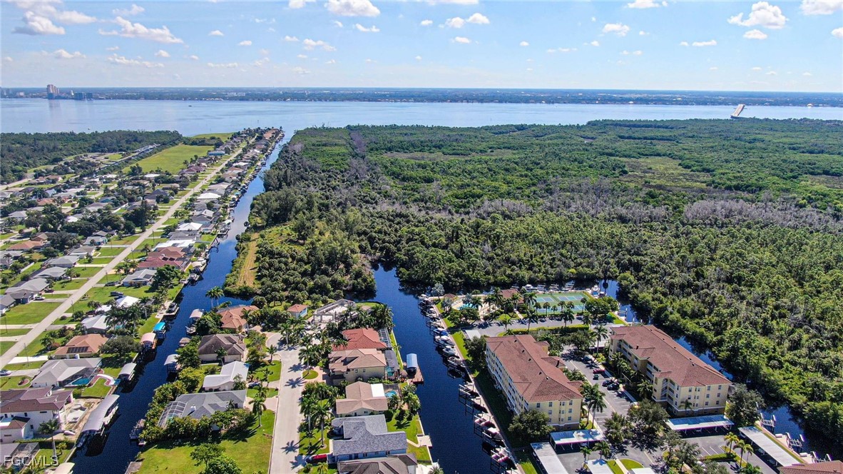 2 Bed Waterfront Home for Sale in Cape Coral, photo 26