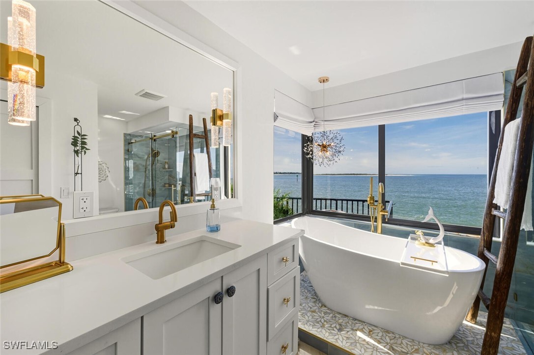 2 Bed Waterfront Home for Sale in Naples, photo 26