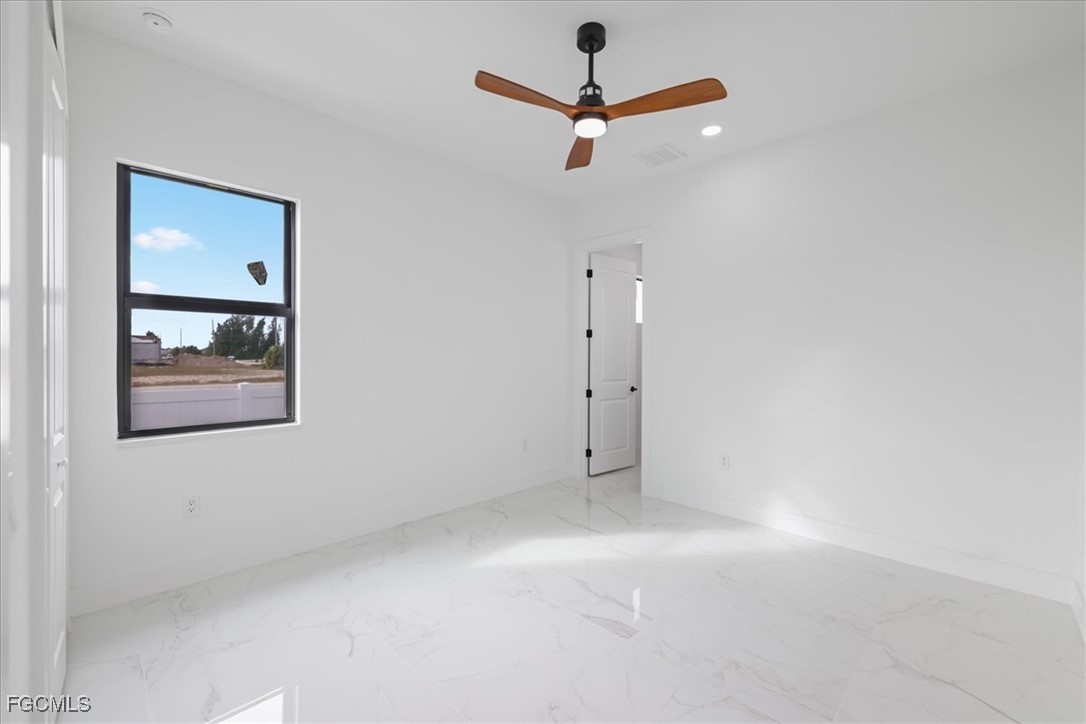 3 Bed SingleFamilyResidence for Sale in Port Charlotte, photo 26