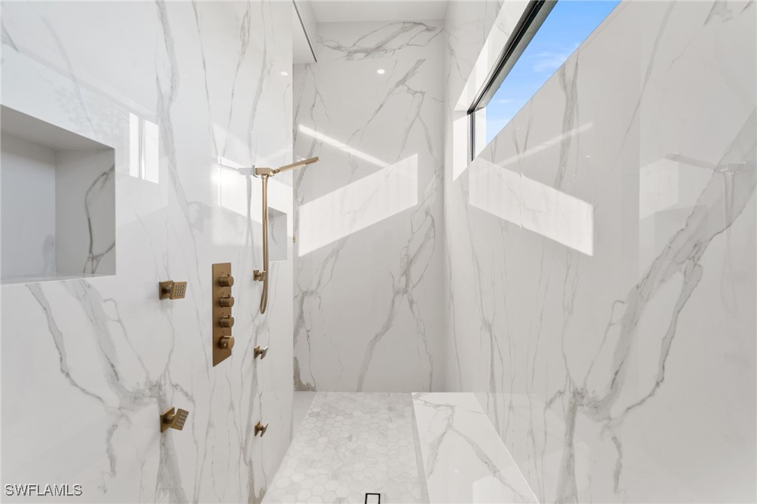 4 Bed SingleFamilyResidence for Sale in Naples, photo 26