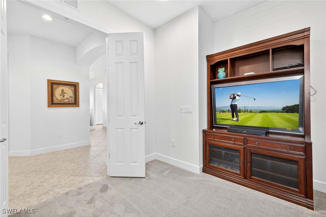 3 Bed Condominium for Sale in Somerset, photo 26