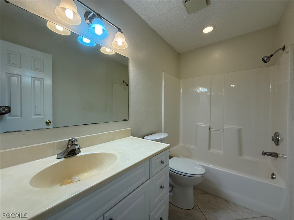 3 Bed SingleFamilyResidence for Sale in Cape Coral, photo 26