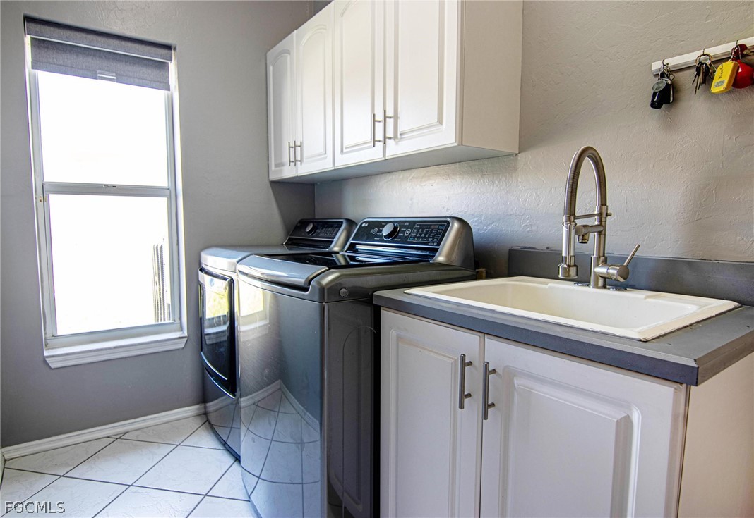 3 Bed Pool Home for Sale in Cape Coral, photo 26